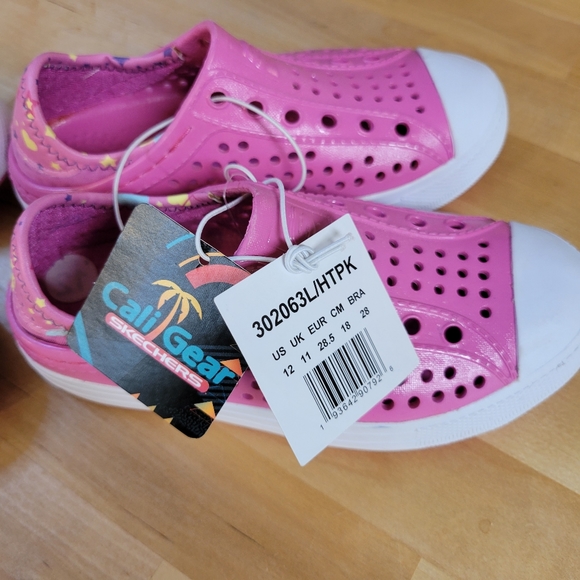SKETCHERS Guzman Steps - Sandcastle Dreams Girls Hot Pink Sandals - Picture 4 of 7
